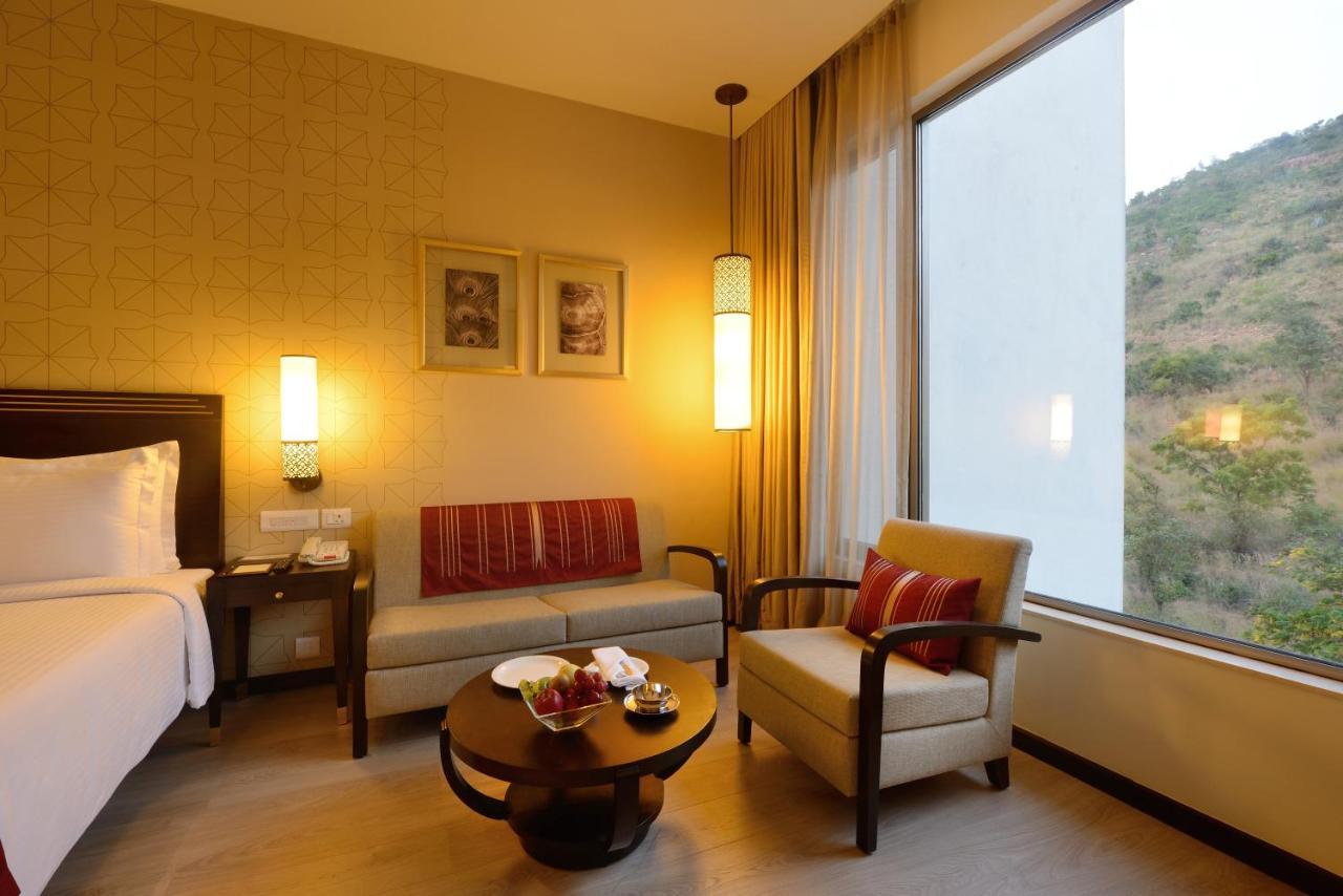 Marasa Sarovar Premiere Tirupati Buitenkant foto A room at the Taj Bengal