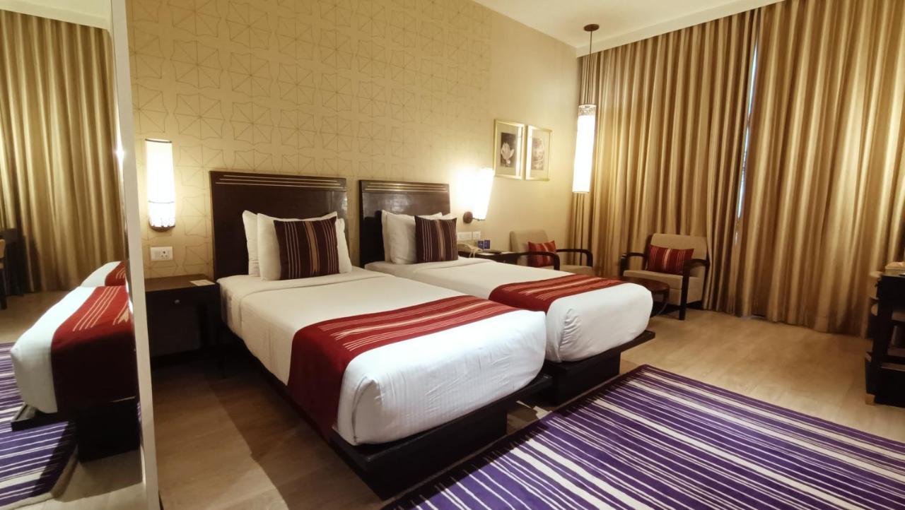 Marasa Sarovar Premiere Tirupati Buitenkant foto A room at the Taj Bengal