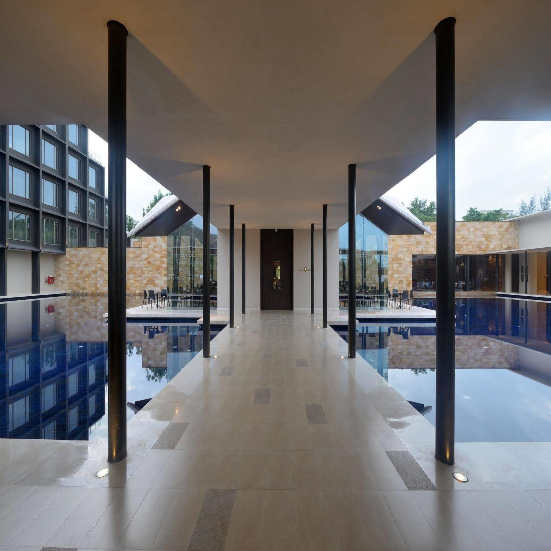 Marasa Sarovar Premiere Tirupati Buitenkant foto Interior of the new building